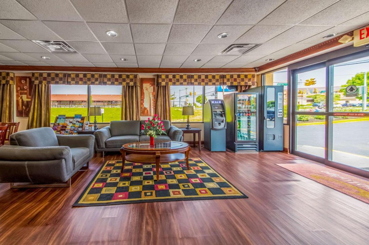 Econo Lodge Mount Laurel Eksteriør billede